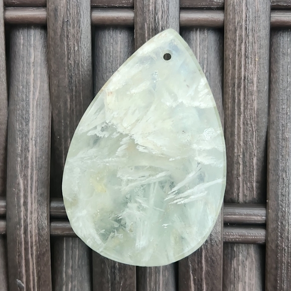 Green Feather Fluorite cabashon tear drop with drilled hole - Picture 4 of 5